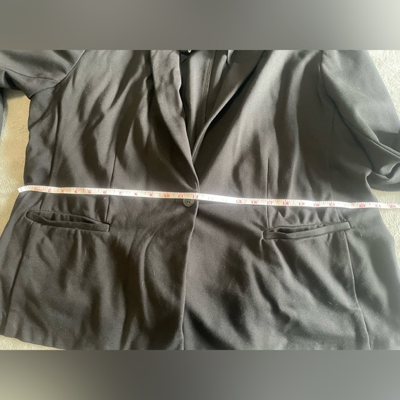 2/$25 🎉 OLD NAVY Black boxy one button blazer (XXL) - Picture 8 of 10